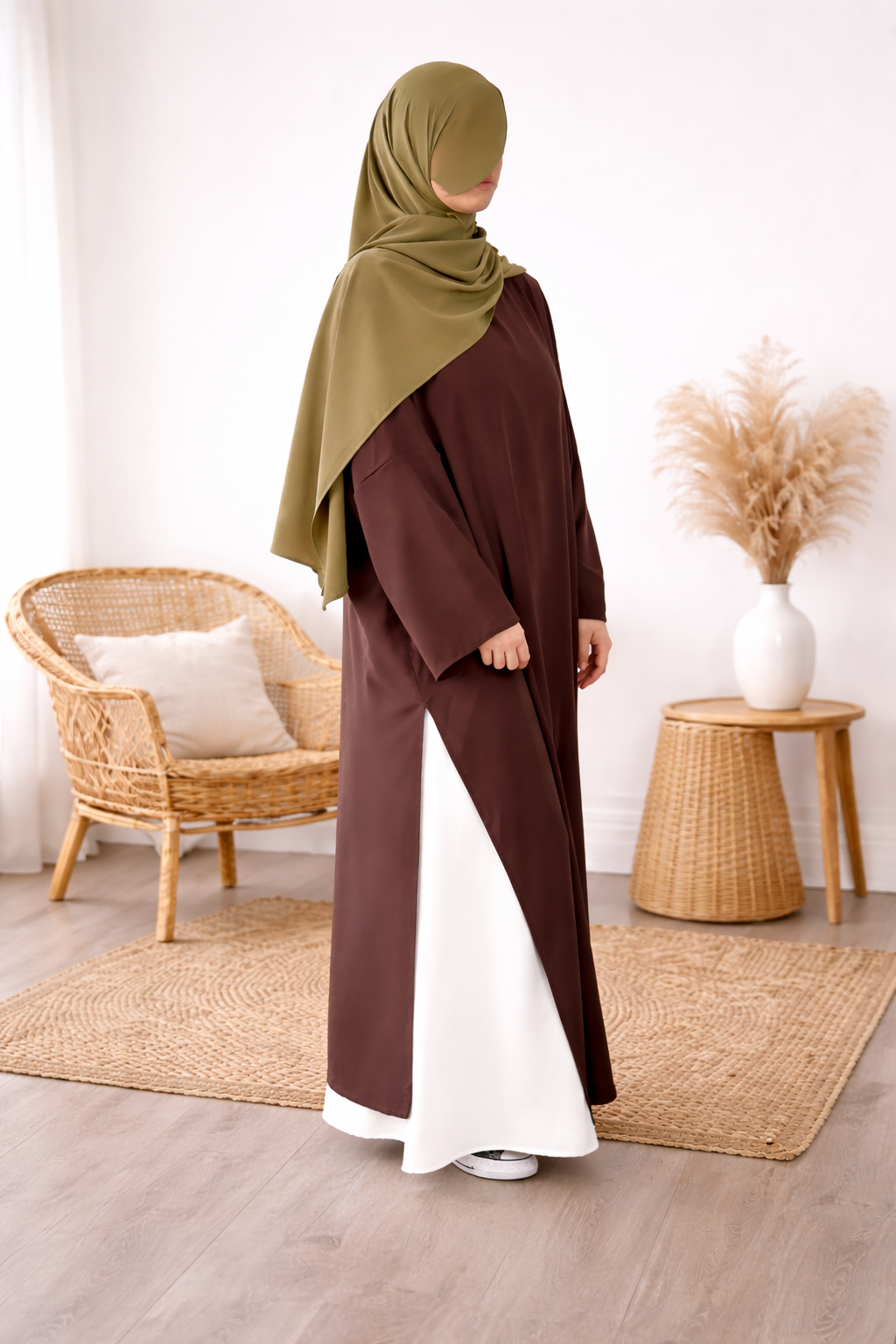 Sitr Marron chocolat+ Sous-Robe Blanche