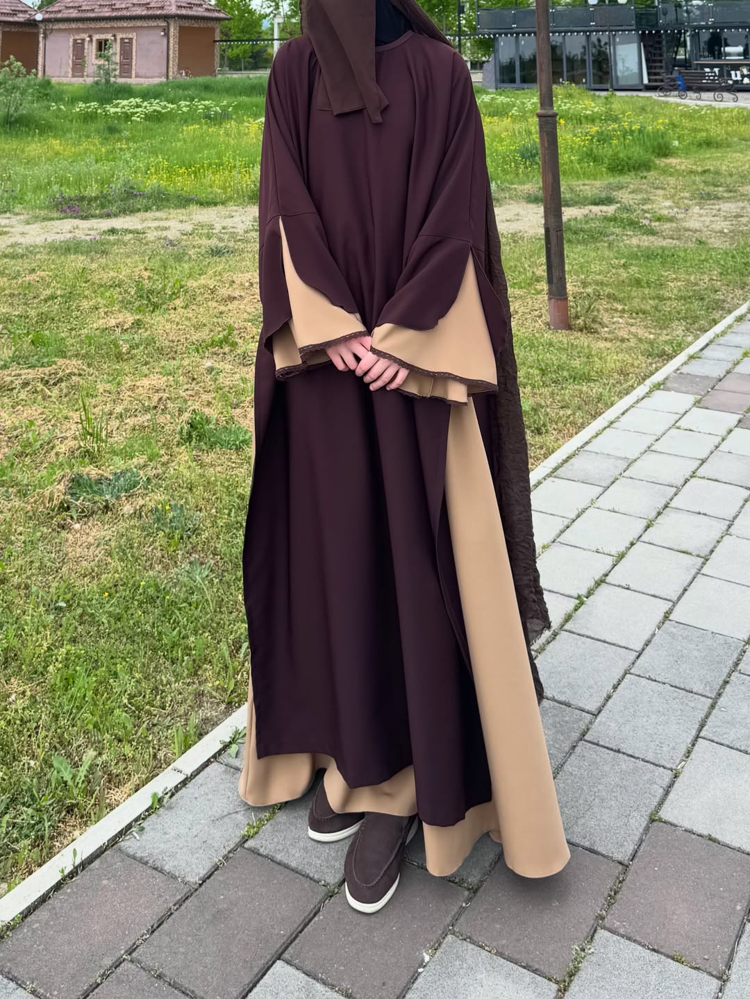 RIMAL – Abaya Khaleeji Bicolore avec Niqab Assorti