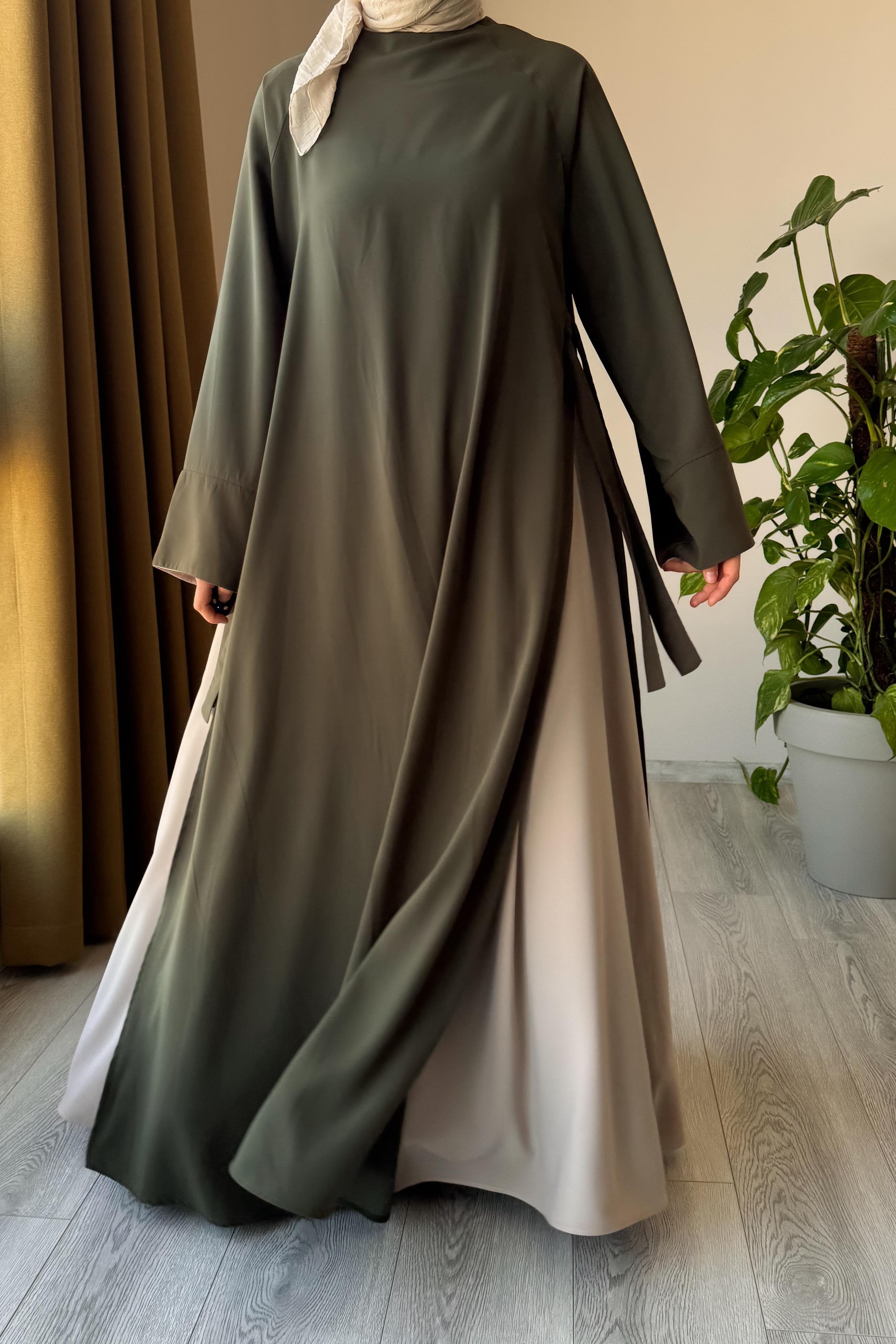 Yara – Abaya bicolore fluide et élégante