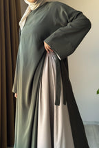 Yara – Abaya bicolore fluide et élégante